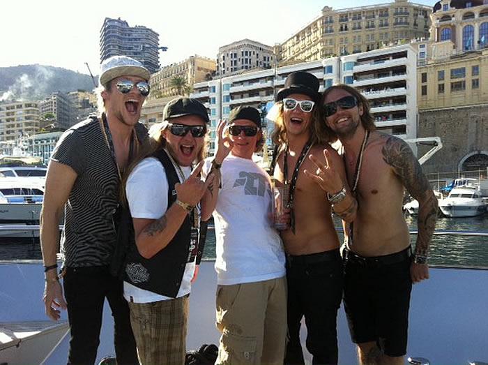 Raikkonen_visito_Montecarlo_The_Dudesons