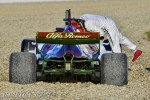 alfa-romeo-barcelona-test1-kimi-2019-hires-4